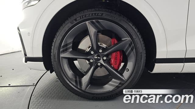 2025 Genesis GV70 — миниатюра 6
