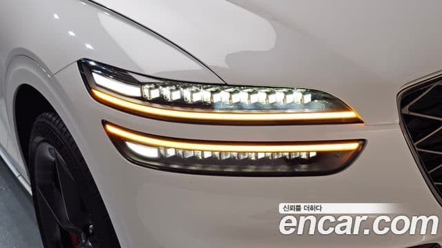 2025 Genesis GV70 — миниатюра 3