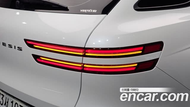 2025 Genesis GV70 — миниатюра 8
