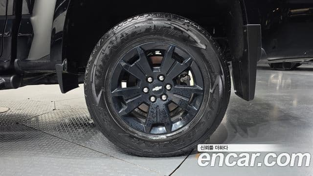 2022 Chevrolet 리얼 뉴 콜로라도 — миниатюра 2
