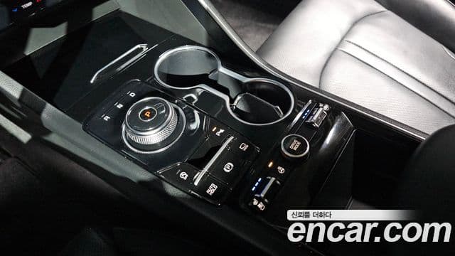 2022 Kia (Киа) K5 3rd Gen — миниатюра 10