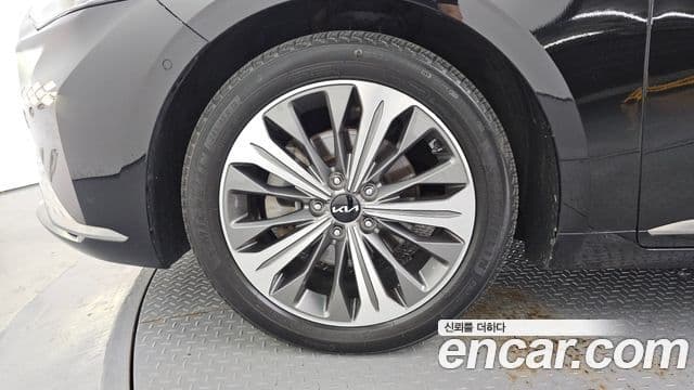 2023 Kia (Киа) K8 Hybrid — миниатюра 9