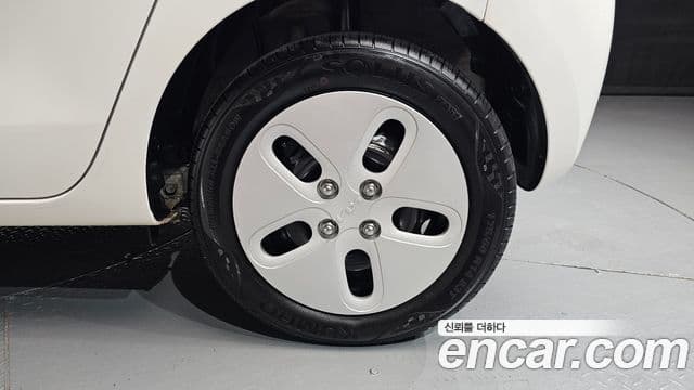 2025 Kia (Киа) The New Ray EV — миниатюра 8