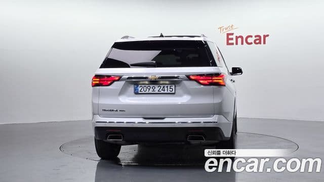 2022 Chevrolet 트래버스 — миниатюра 2