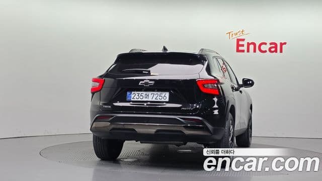 2023 Chevrolet Trax Crossover — миниатюра 6