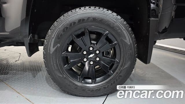 2021 Chevrolet 리얼 뉴 콜로라도 — миниатюра 2